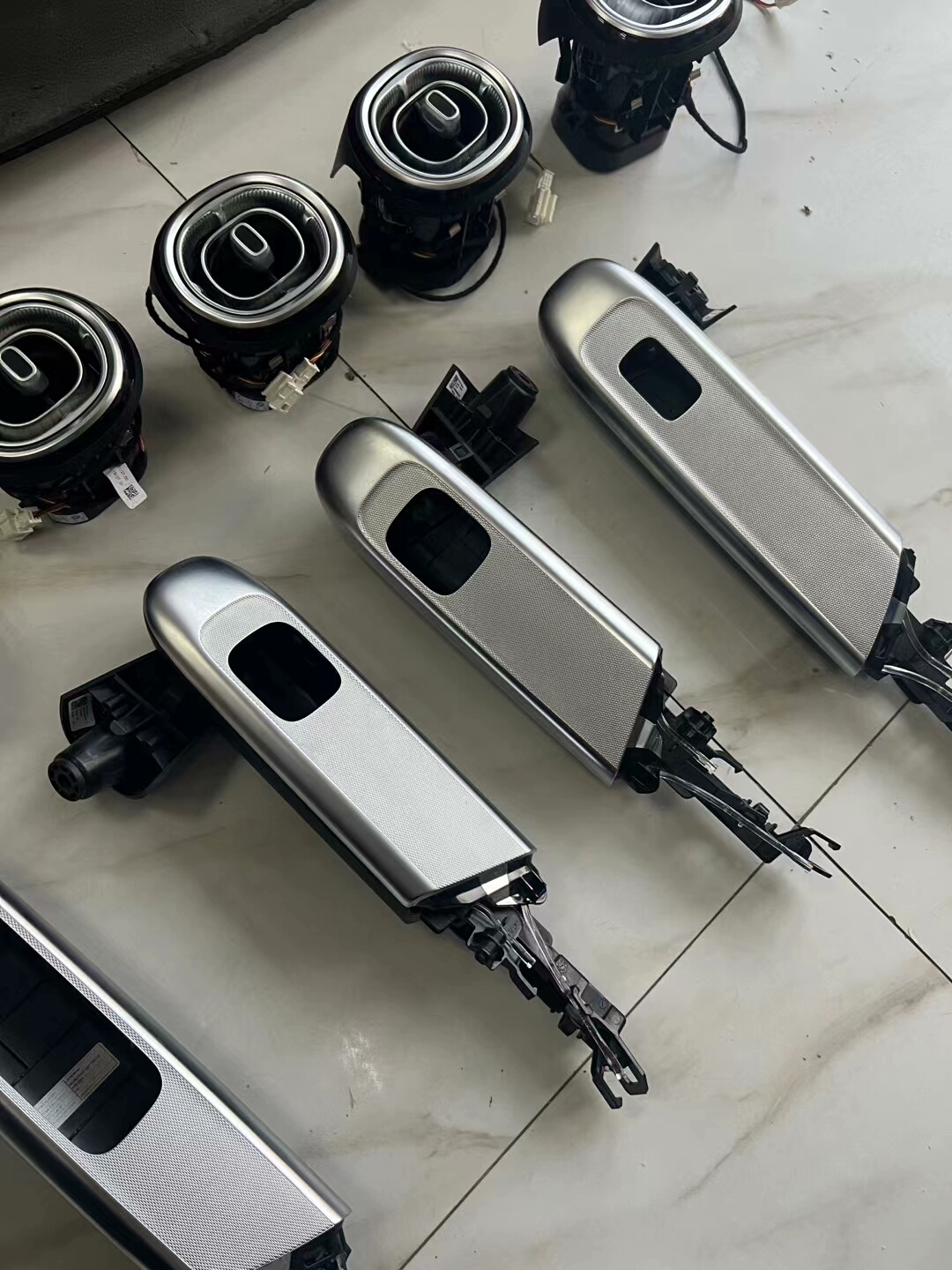 Mercedes-Benz GLC 254 OEM Illuminated AC Vents & Door Handle Ambient Lights