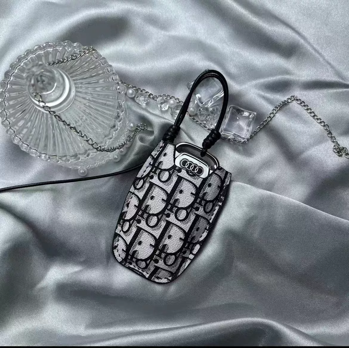 Audi Key Cover Leather Luxe Pattern - Compatible with A4, A6, Q5, Q7, TT, etc.
