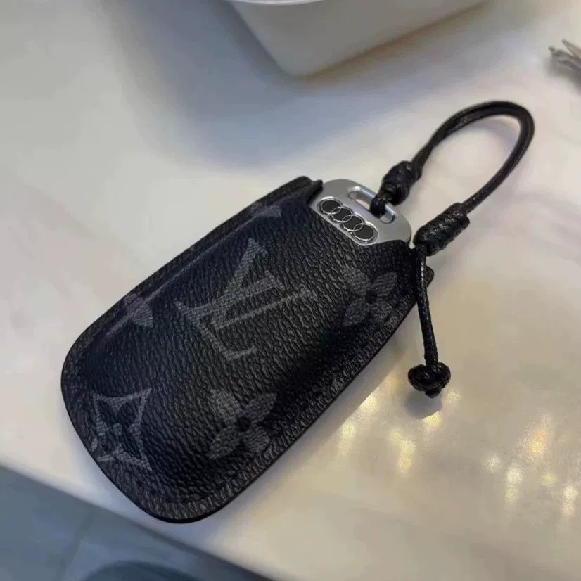Audi Key Cover Leather Luxe Pattern - Compatible with A4, A6, Q5, Q7, TT, etc.