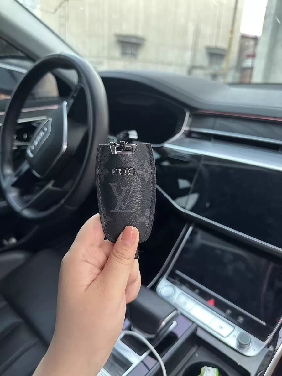 Audi Key Cover Leather Luxe Pattern - Compatible with A4, A6, Q5, Q7, TT, etc.