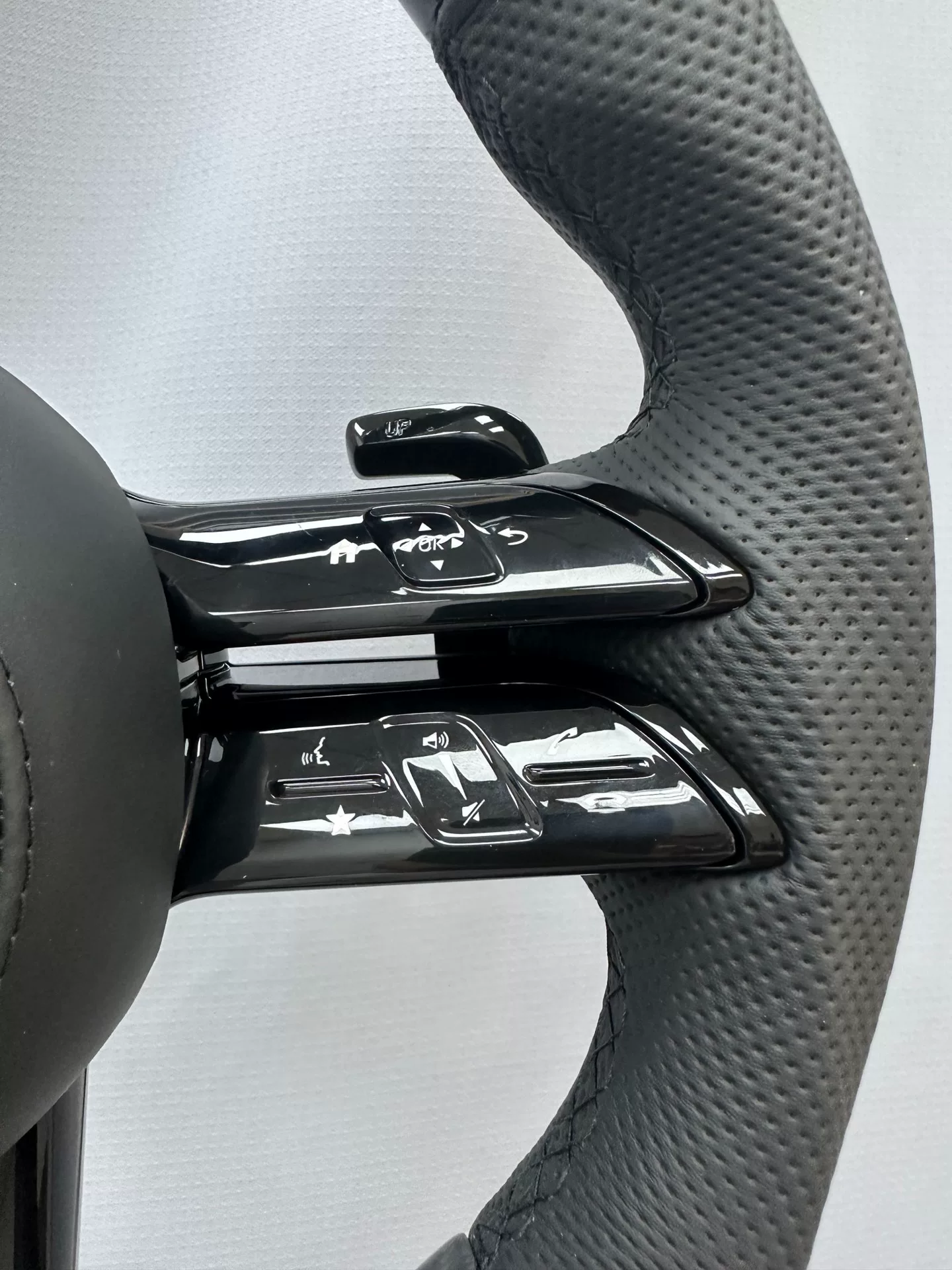 Mercedes-AMG Flat-Base Sport D-Type Carbon Fiber Steering Wheel Assembly