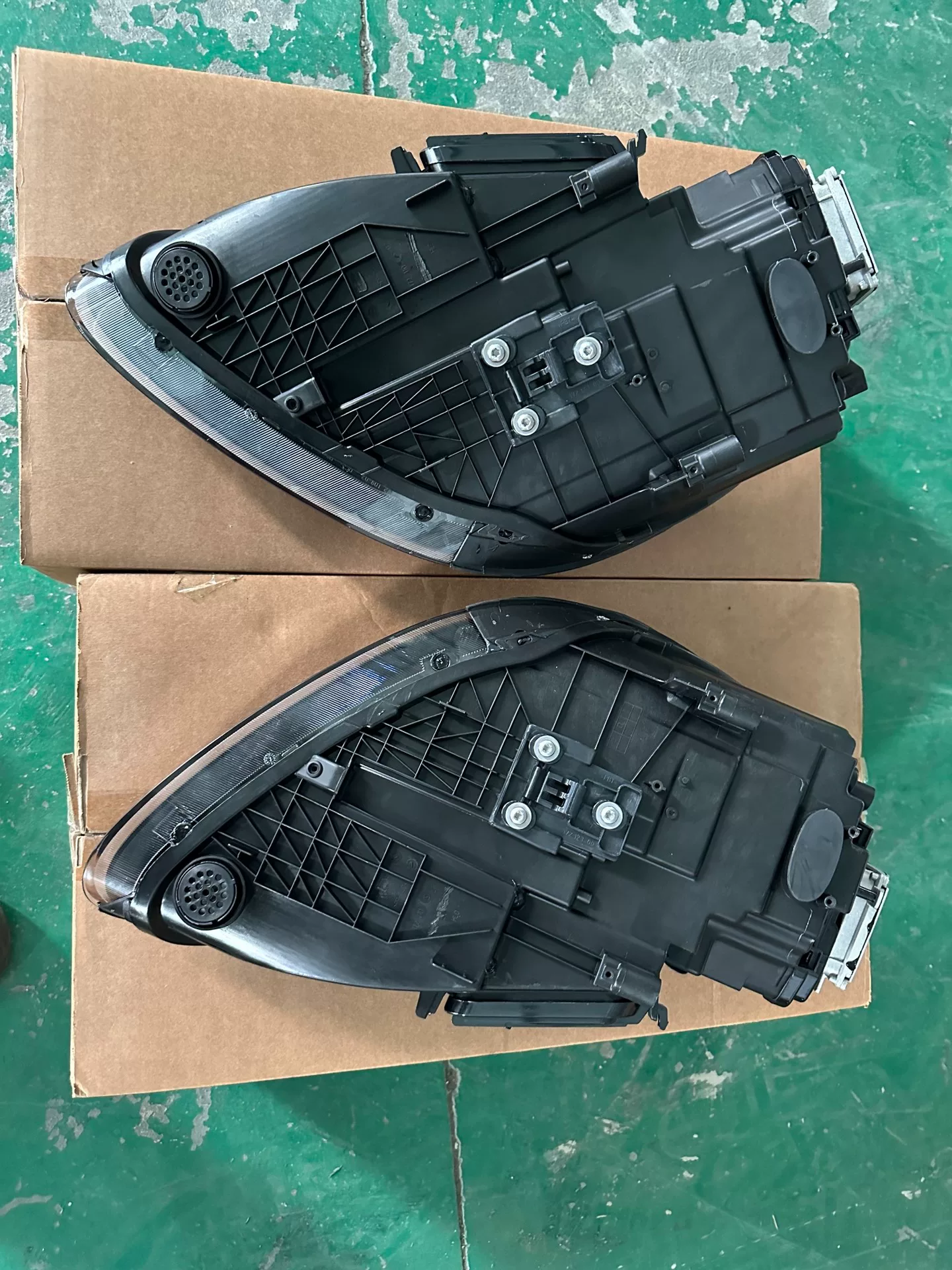 Porsche Cayenne 11-14 to 24 Matrix LED Headlights Upgrade