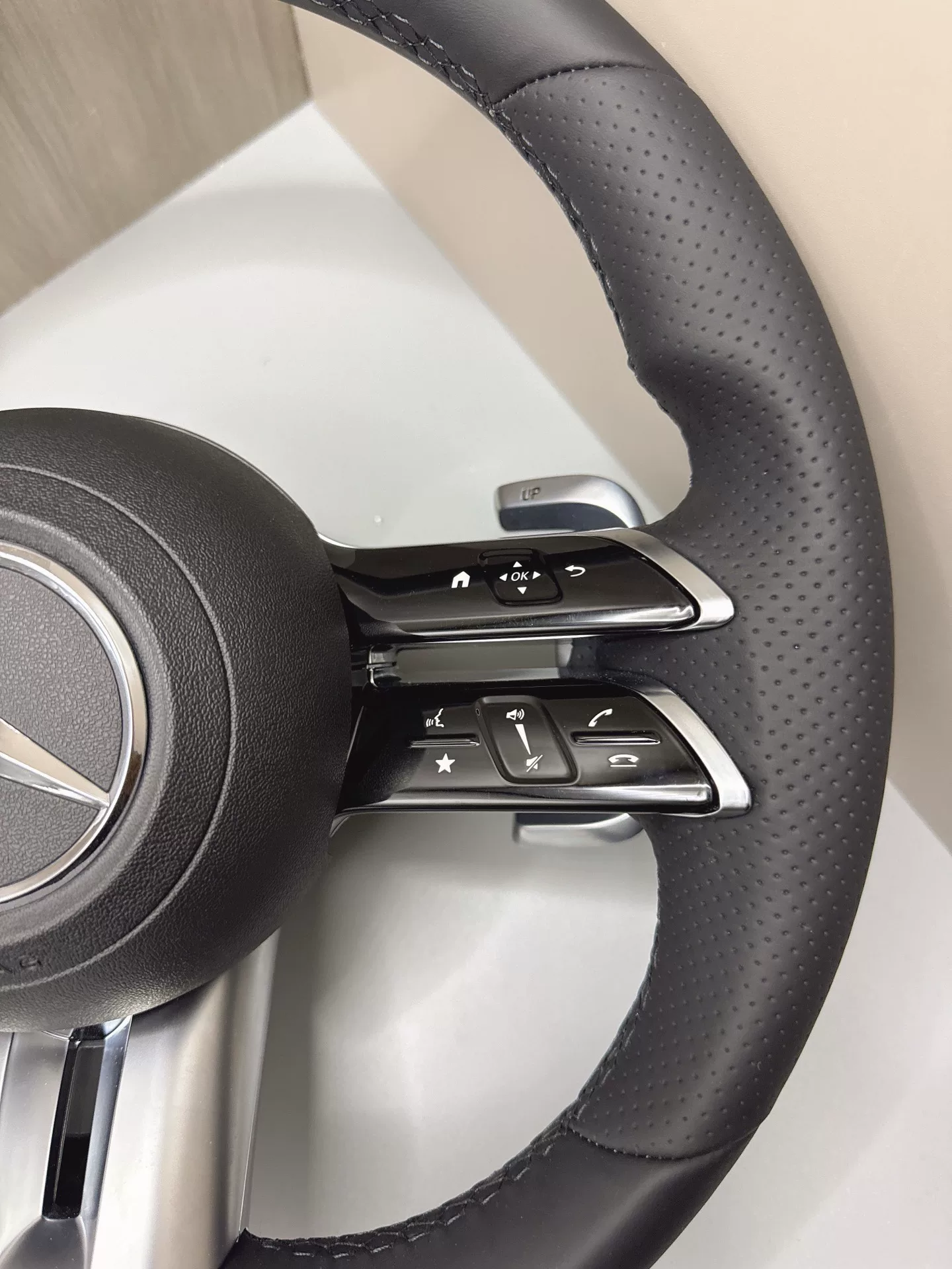 AMG-Style Mercedes-Benz Steering Wheel Assembly with OEM Buttons and Decoder Compatible with W204 W205 W212 W221 W222 A-Class C-Class E-Class S-Class G-Class