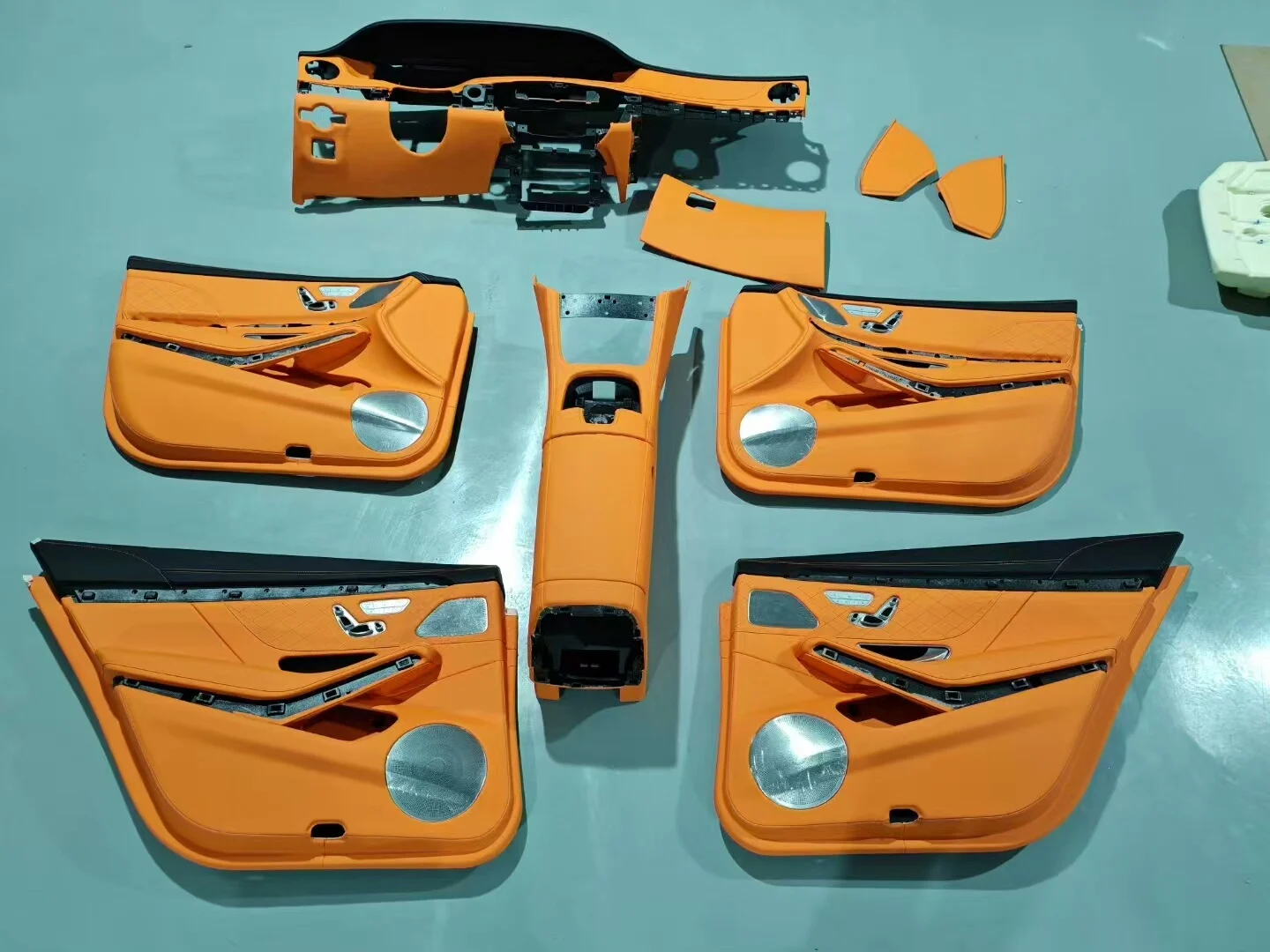 Mercedes-Benz W221 a W222 Kit de Atualização de Interior – Conversão Completa do Painel e dos Acessórios