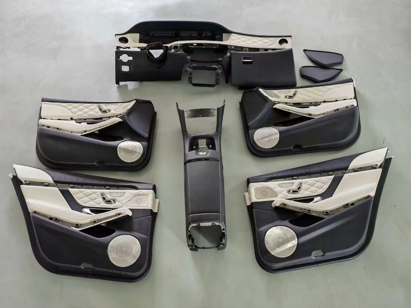Mercedes-Benz W221 a W222 Kit de Atualização de Interior – Conversão Completa do Painel e dos Acessórios