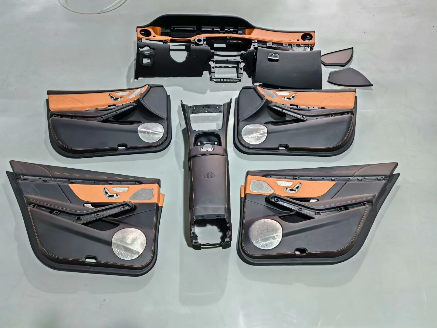 Mercedes-Benz W221 a W222 Kit de Atualização de Interior – Conversão Completa do Painel e dos Acessórios
