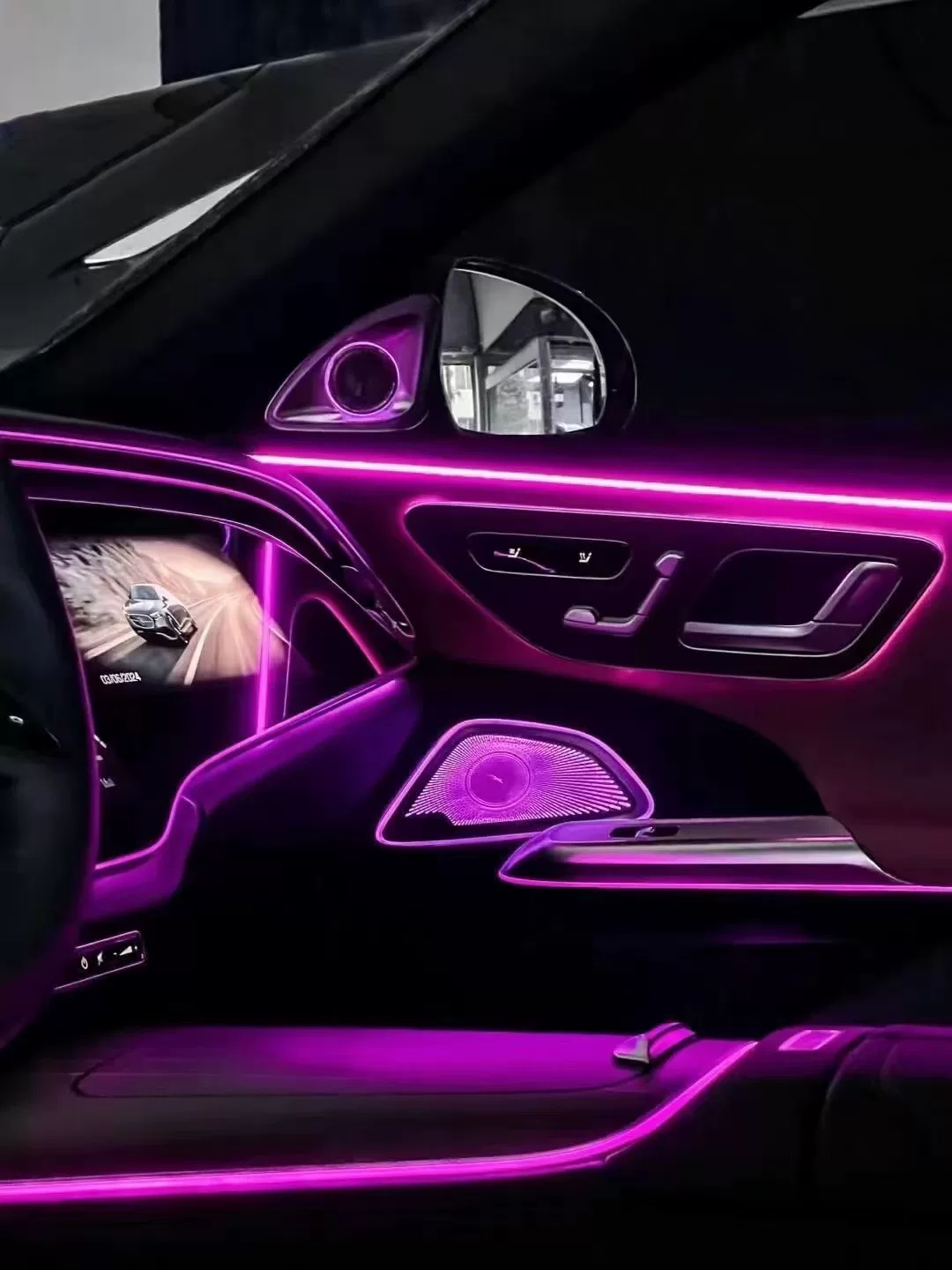 Mercedes-Benz W214 Illuminated Center Console Cover Rotating Tweeter Modification Kit