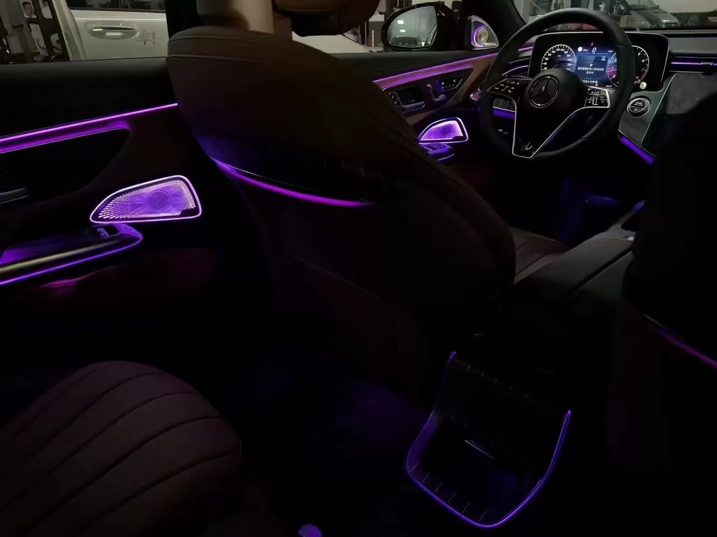 Mercedes-Benz W214 Illuminated Center Console Cover Rotating Tweeter Modification Kit