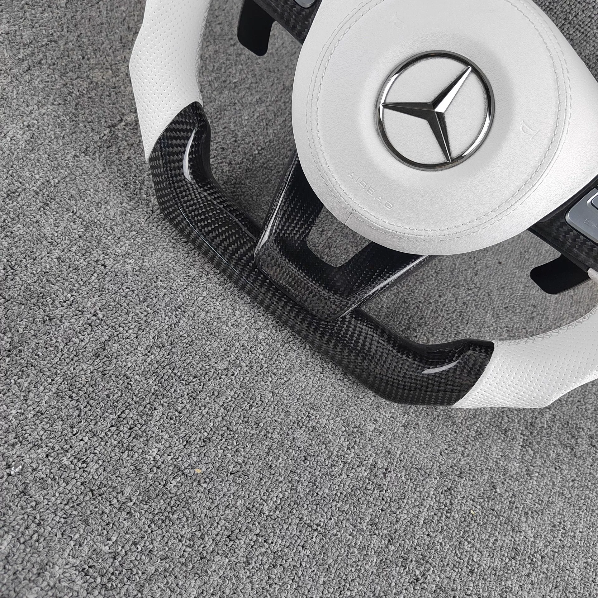 Mercedes-Benz aircraft-grade carbon fiber steering wheel Specifically designed for multiple Mercedes-Benz models