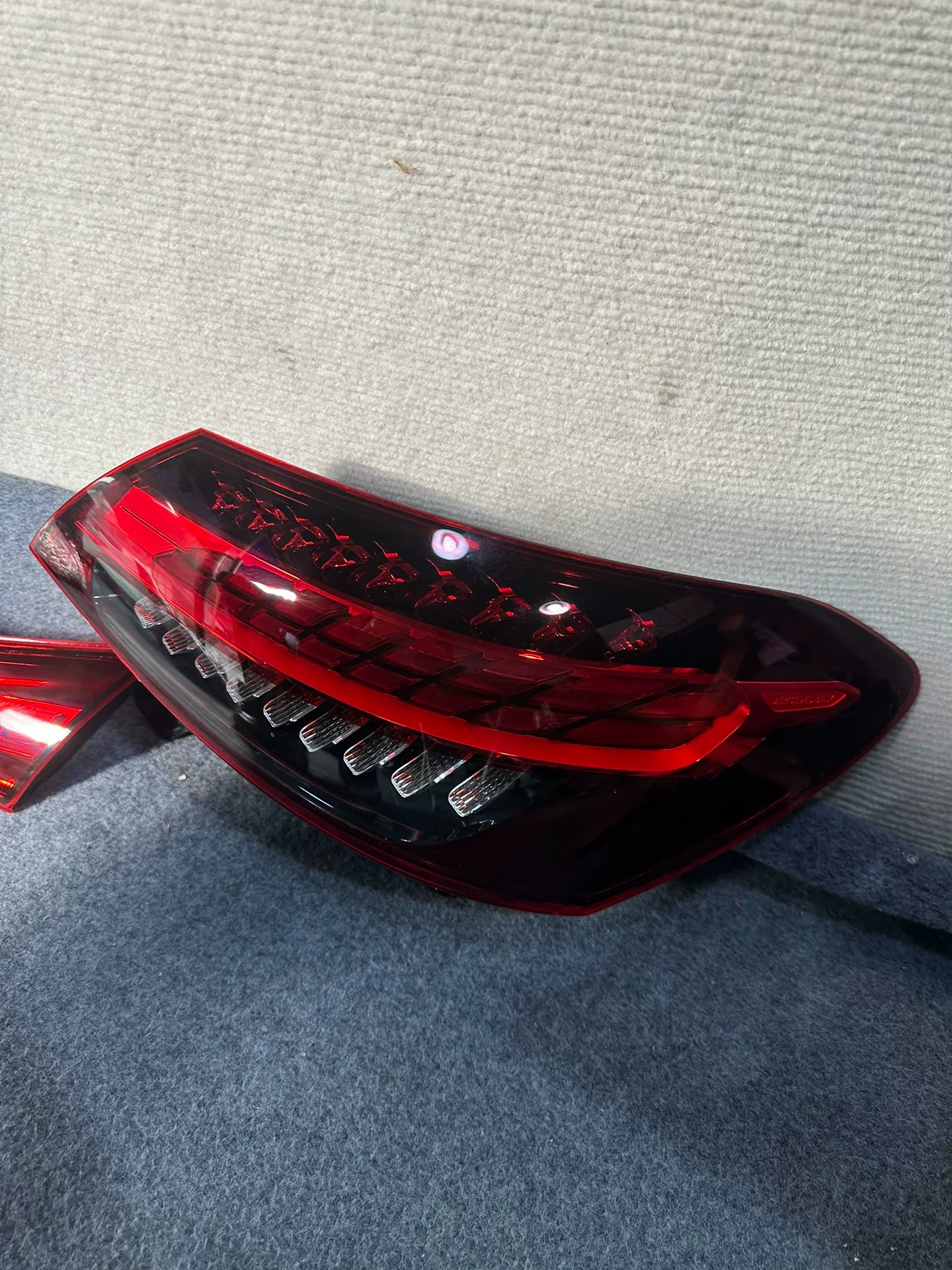 Luzes traseiras para Mercedes-Benz Classe E 21–23, conjunto de luzes traseiras LED esquerda/direita, peças de reposição originais para E260L e E300L