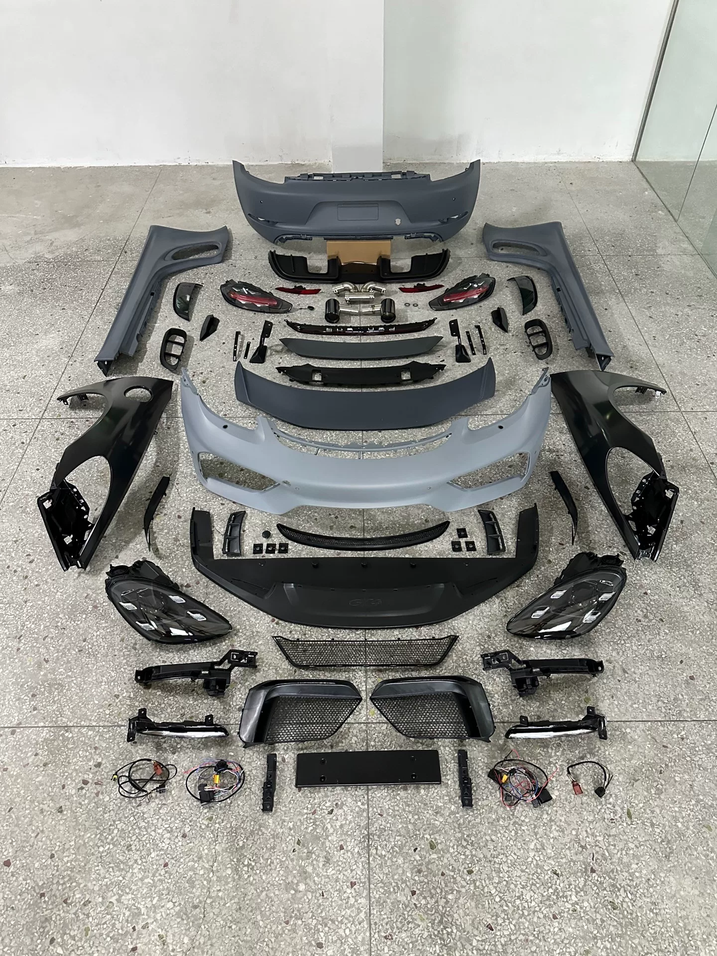 Kit de conversión para el restyling del Porsche 981 al 982 para el 718 GT4 / GT4 RS