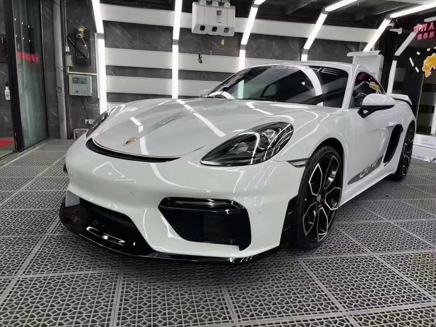 Kit de conversión para el restyling del Porsche 981 al 982 para el 718 GT4 / GT4 RS
