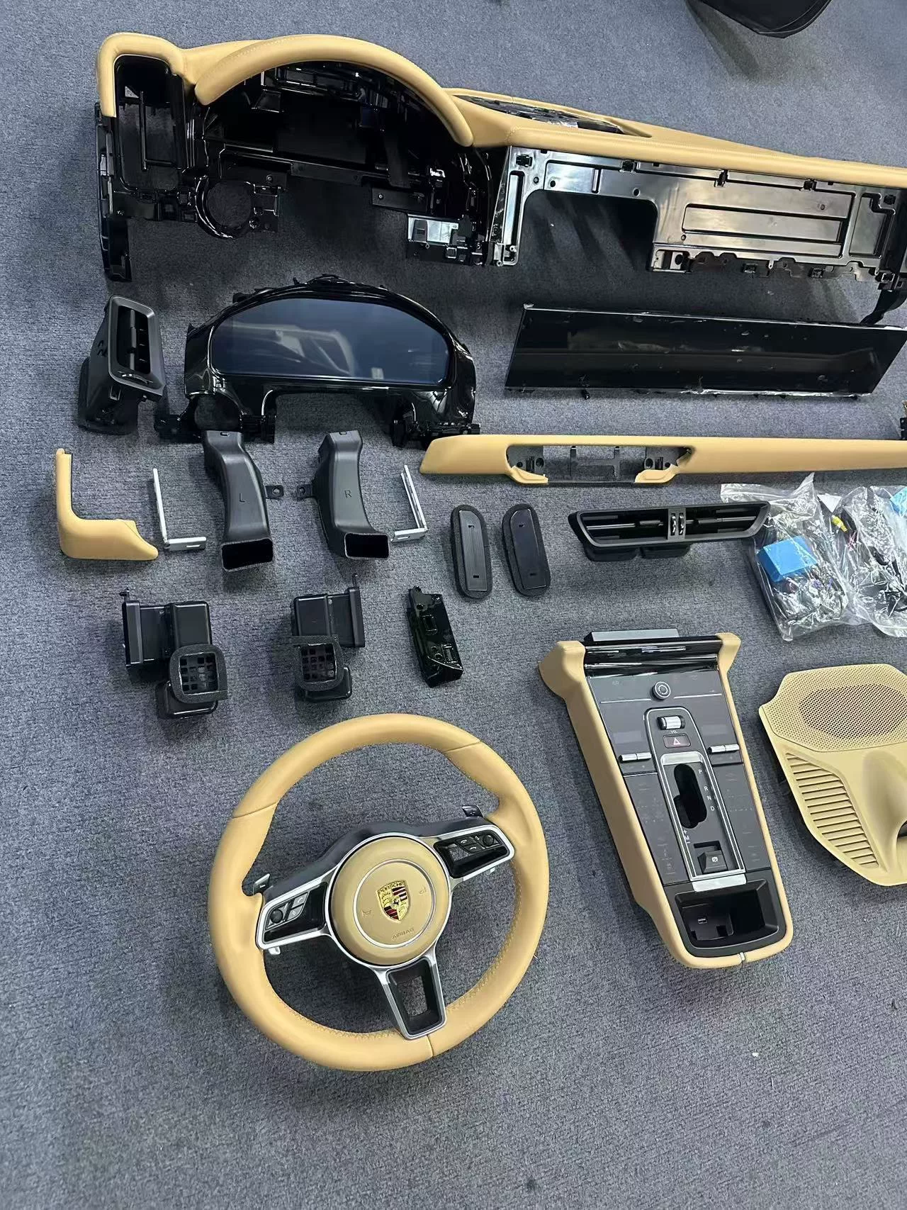 Kit de actualización para el interior del Porsche Cayenne 2011-2017 Instalación sin daños: nuevo tablero, volante y consola central