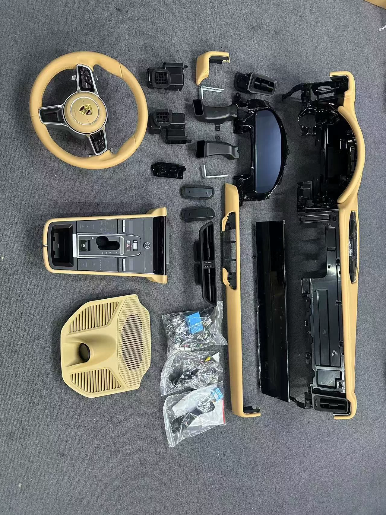 Kit de actualización para el interior del Porsche Cayenne 2011-2017 Instalación sin daños: nuevo tablero, volante y consola central