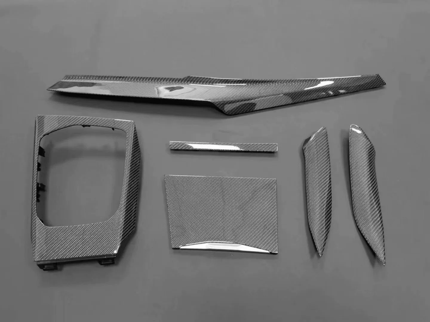 BMW i3/i4 Carbon Fiber Interior Kit 6-Piece Kit with Non-Destructive Installation Made from Toray Carbon Fiber