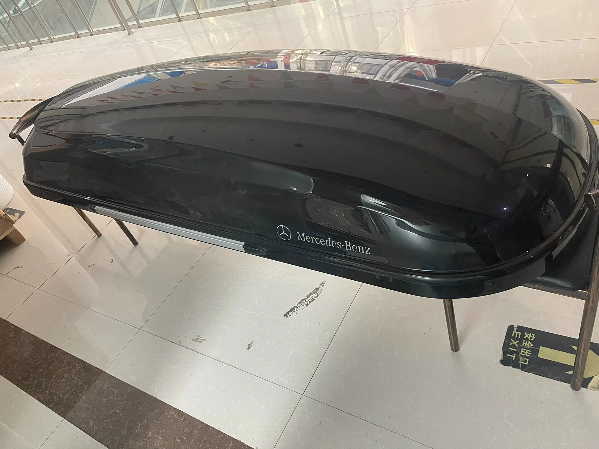 Mercedes-Benz 450L Roof Box Original Equipment • 75 kg Load Capacity • Key Lockable • Tool-Free Installation