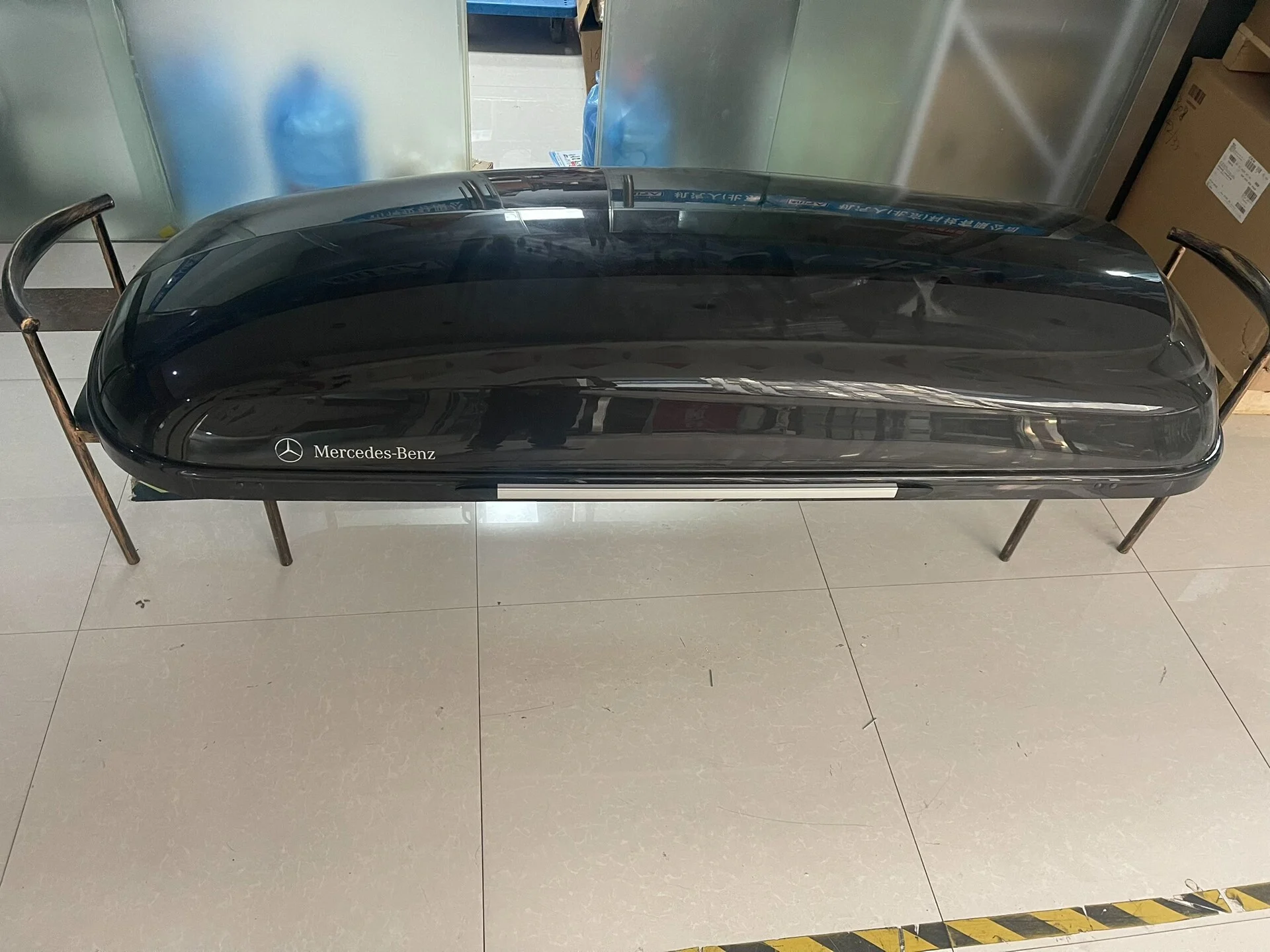Mercedes-Benz 450L Roof Box Original Equipment • 75 kg Load Capacity • Key Lockable • Tool-Free Installation