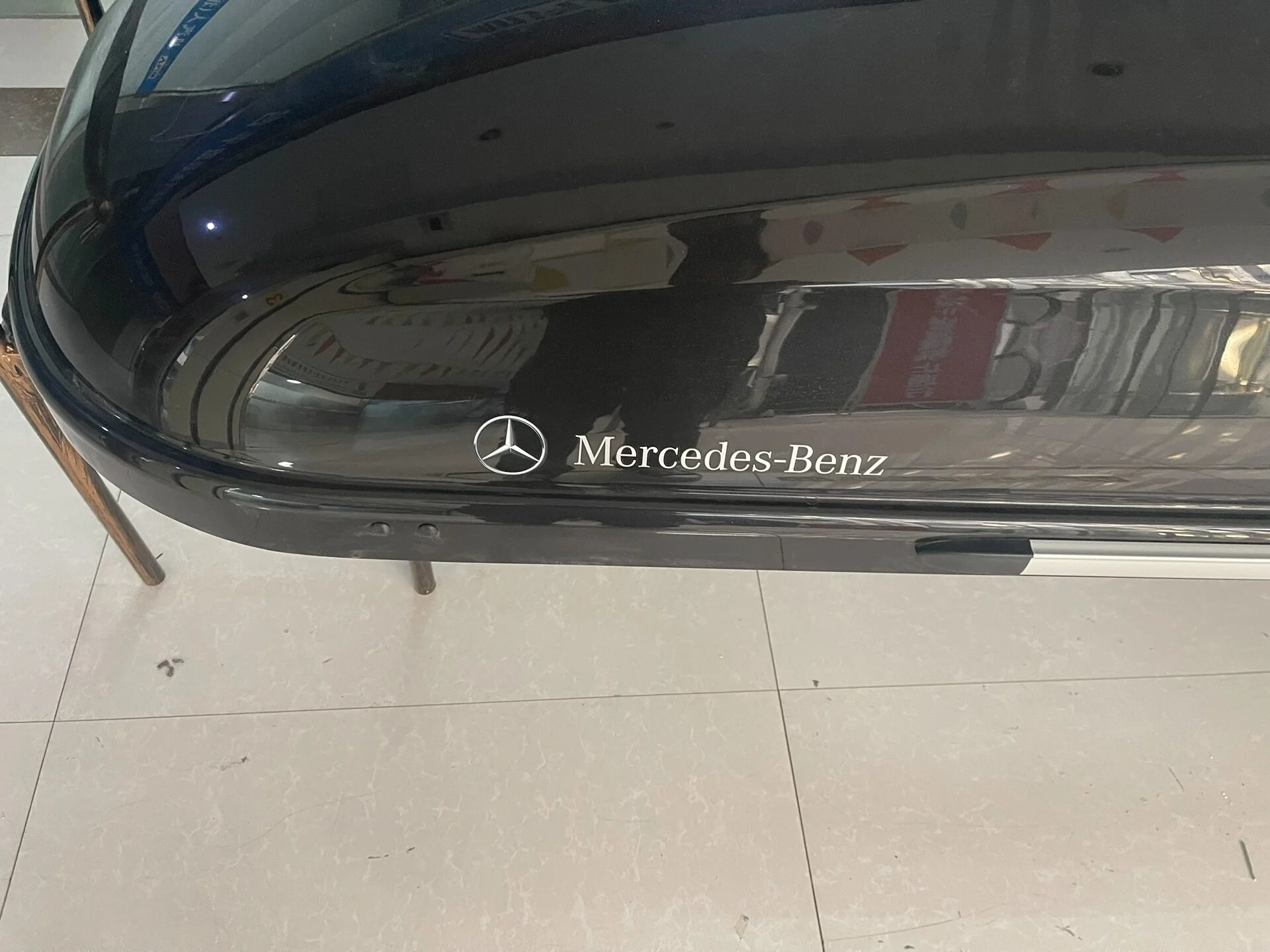 Mercedes-Benz 450L Roof Box Original Equipment • 75 kg Load Capacity • Key Lockable • Tool-Free Installation