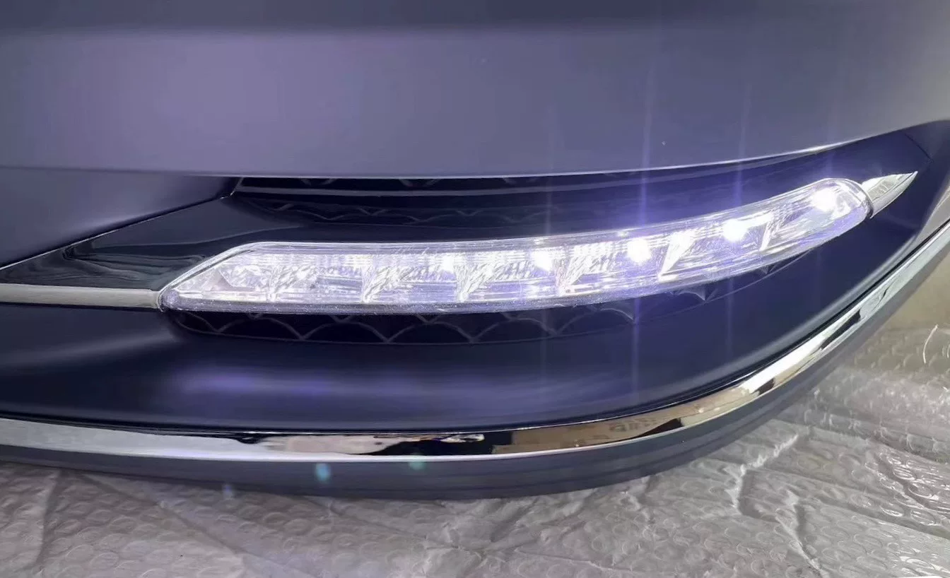 Mercedes-Benz W221 Daytime Running Lights & Fog Lights Compatible with S300/S350/S400/S500/S600