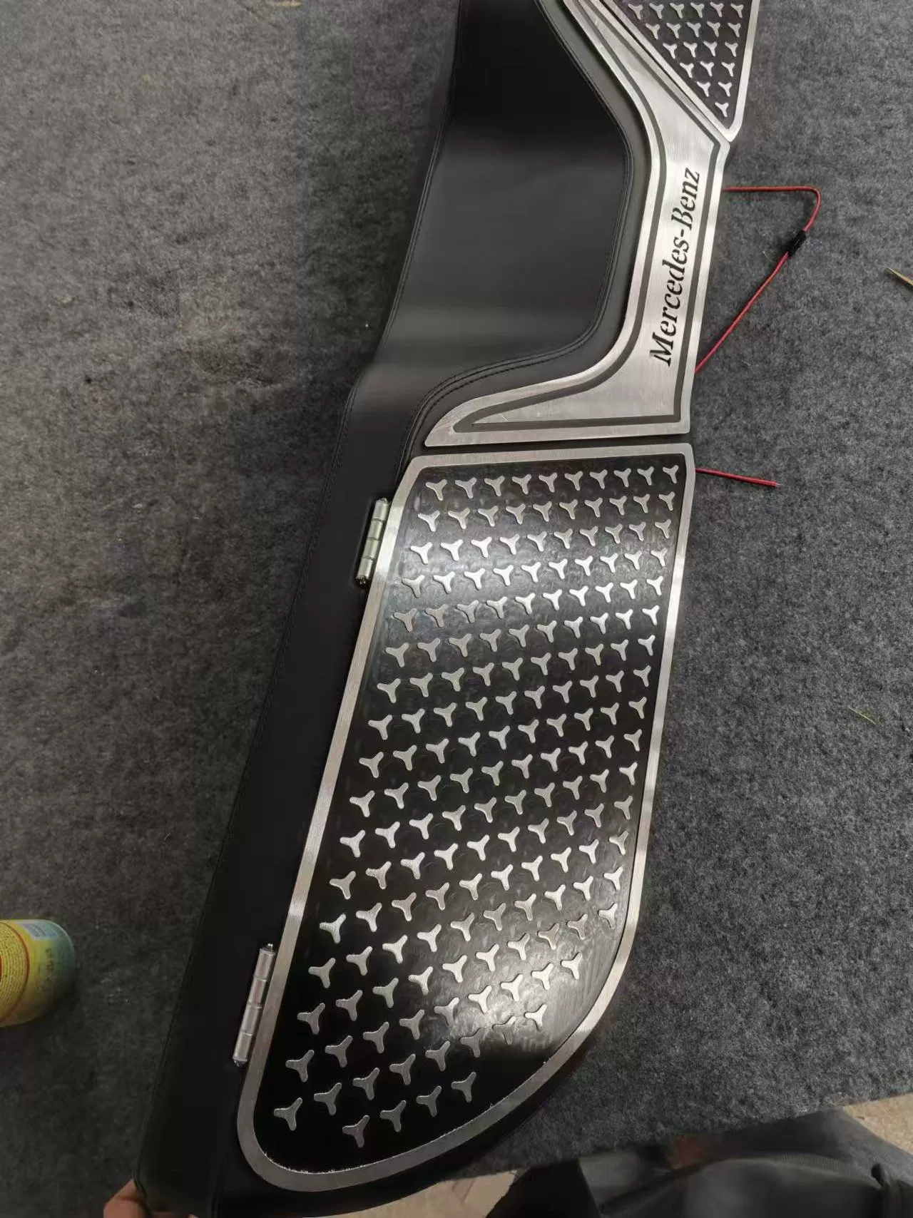 Mercedes-Benz Vito Footrests – V260 Rest Footrests – Aluminum Alloy Starry Sky Storage Footrests with Mercedes-Benz Logo