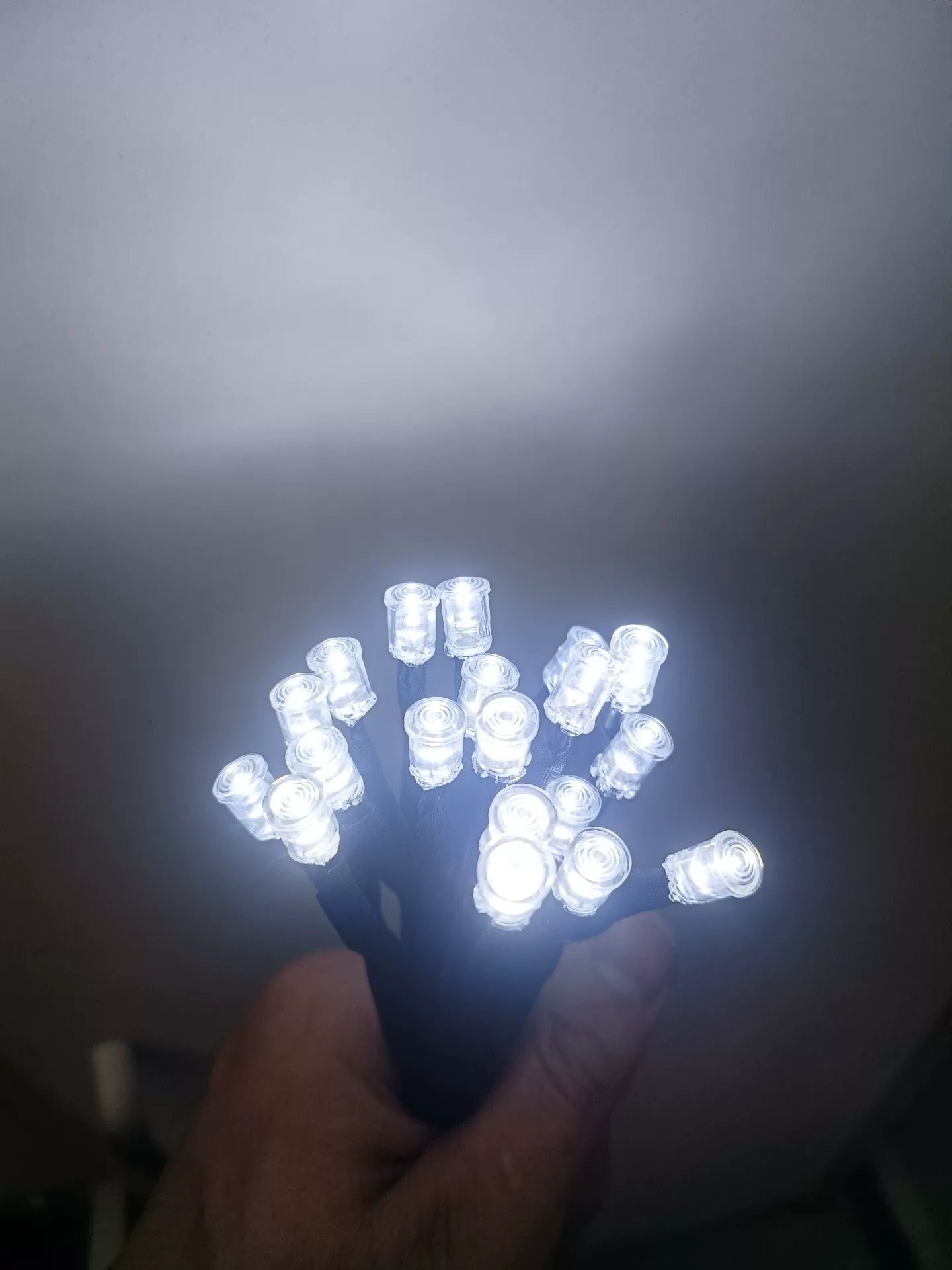 Kit de Luz LED para Maçaneta de Porta – Lâmpada Universal de Puxar de Porta com LED Branco de 5 mm e Fiação em Cobre (50 cm)