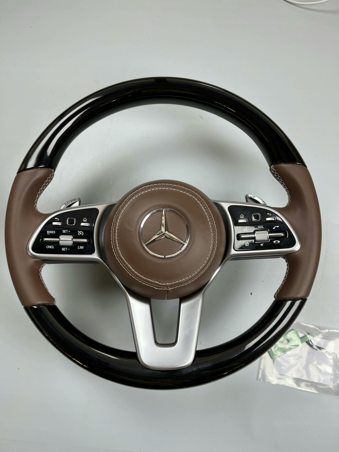 Mercedes-Benz Peach Wood Steering Wheel AssemblyCompatible with W221/E-Class/C-Class/R-Class/G-Class/ML/GLS upports upgrades for older models + genuine leather + multi-function but
