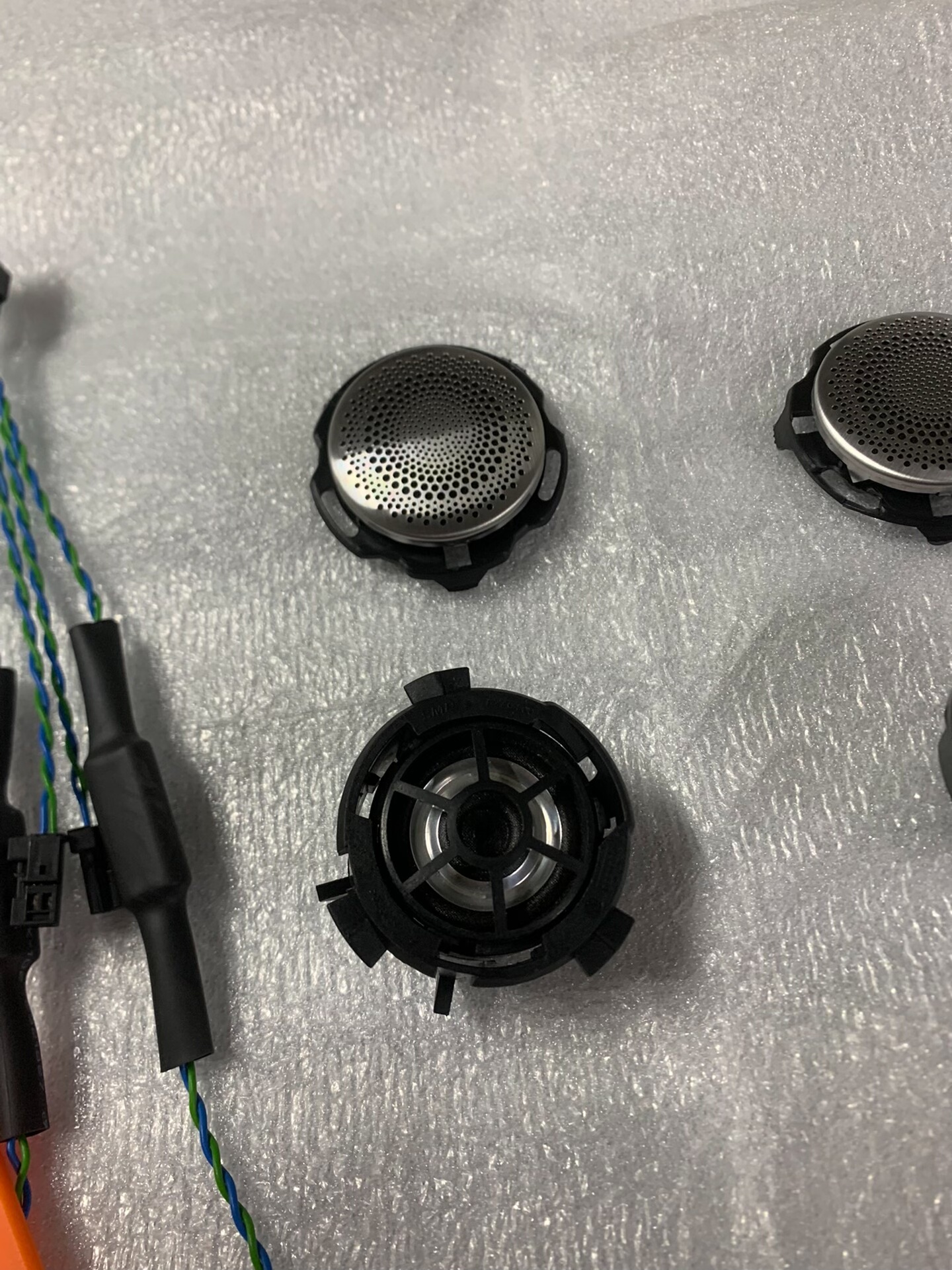 Mercedes-Benz Rear Door Berlin High-End Speaker Installation Kit High-Frequency Cover + Wiring Harness + Mounting Bracket